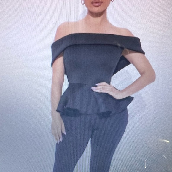 Elegant Off-Shoulder Black Two Piece Set - Picture 1 of 4